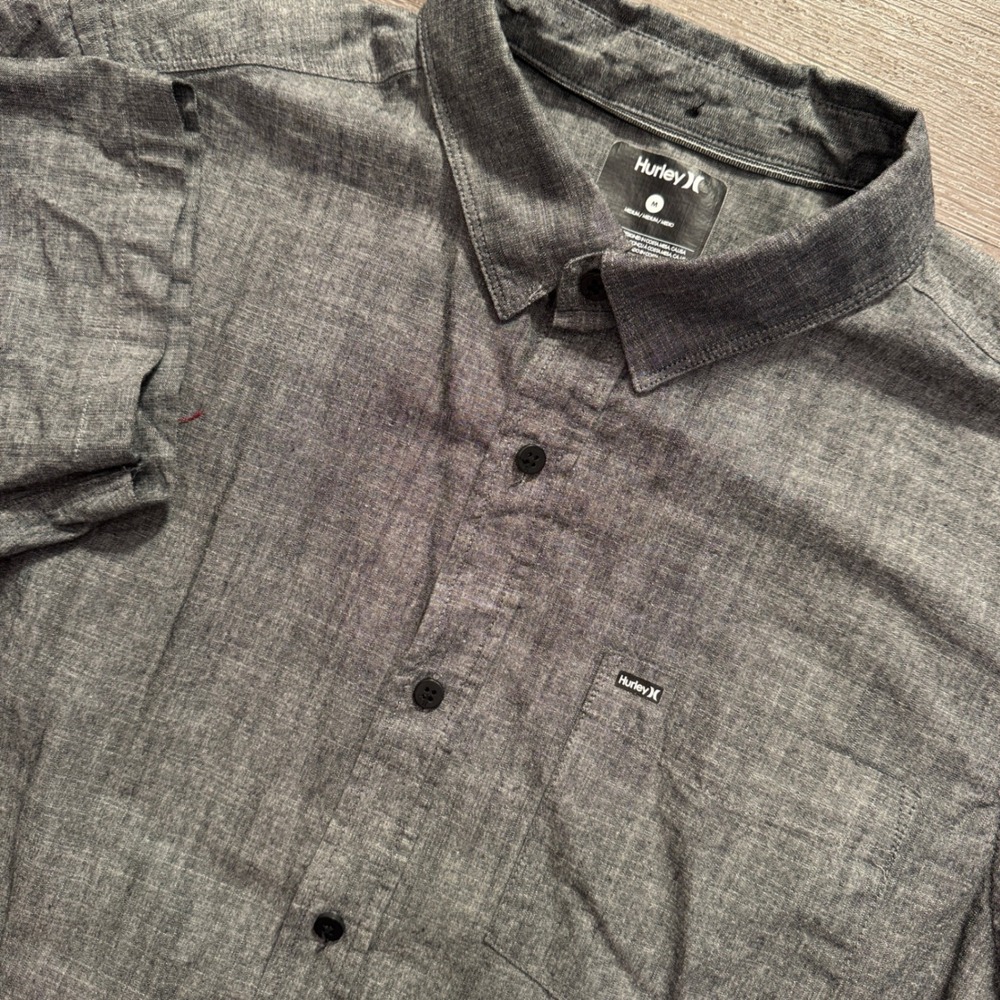 Hurley Shirt Mens Medium Gray Chambray 100% Cotton Short Sleeve Surf Skate Adult